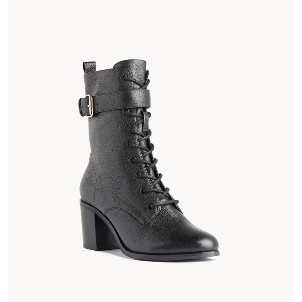 Nine west fynndelle lace up booties